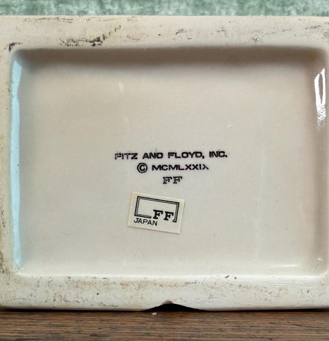 Vintage 1979 Fitz and Floyd Onion Baking Soda Holder