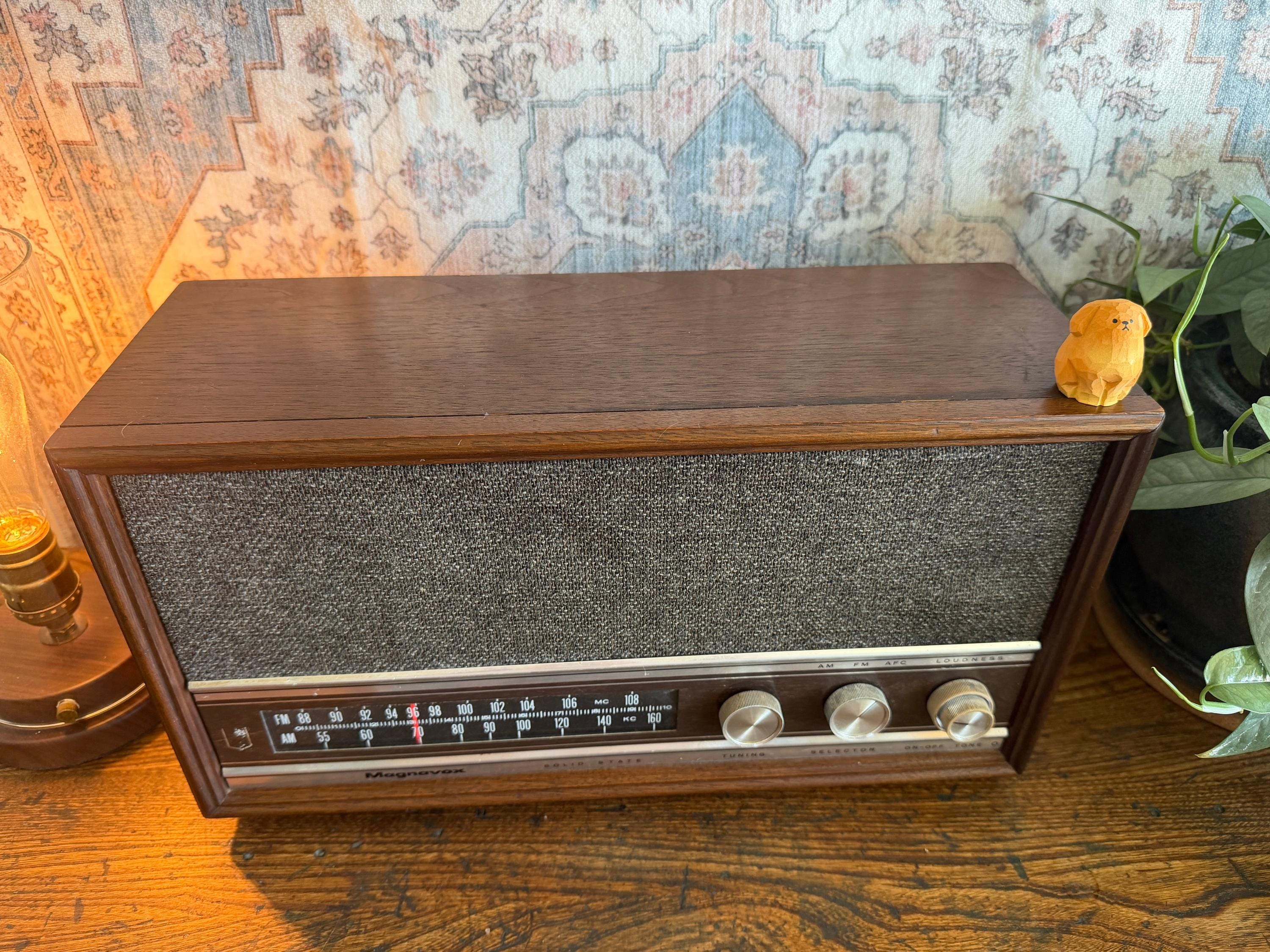 Magnavox Model 1FM056 AM/FM Tabletop Radio | 1967