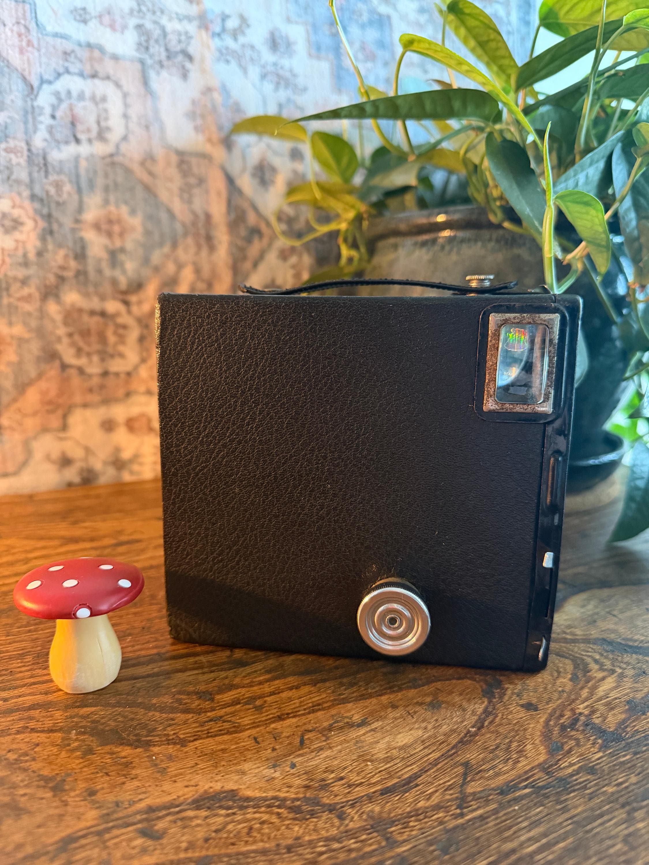 Kodak Target Brownie Six-16 Camera | 1930s