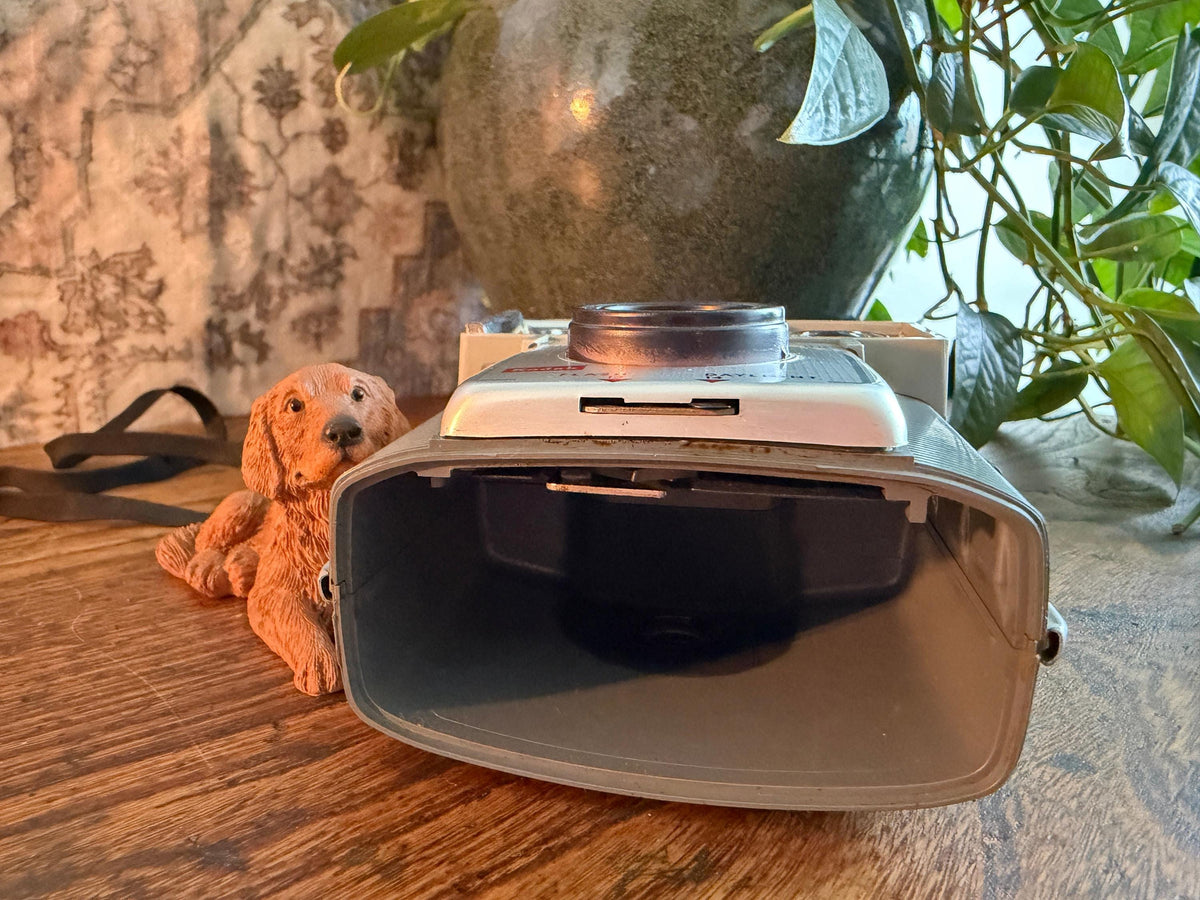Kodak Brownie Starmite II Camera with Flash | 1960s