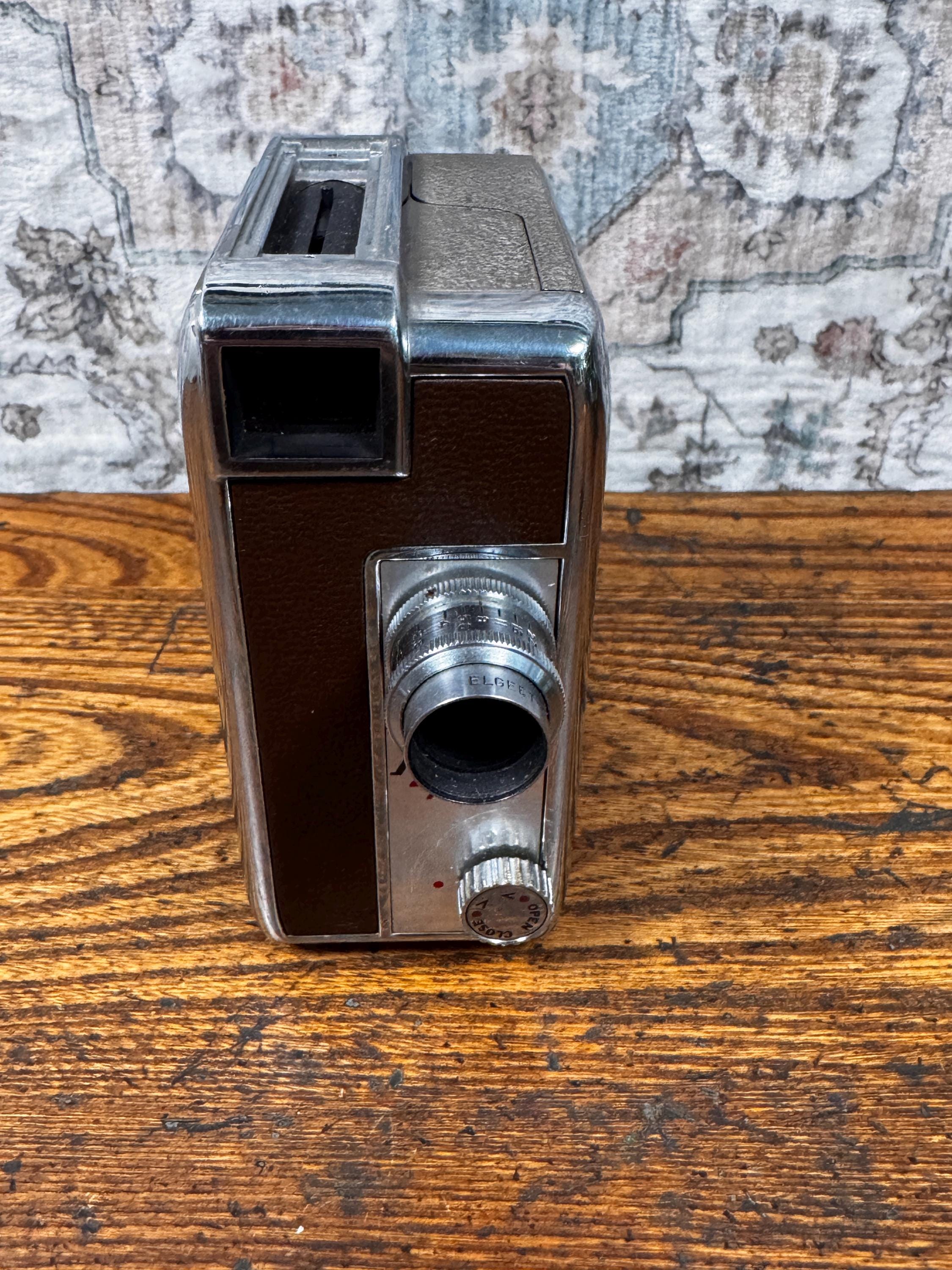 Revere 8 Model 40 Magazine Cine Camera | Elgeet Lens | Made in USA