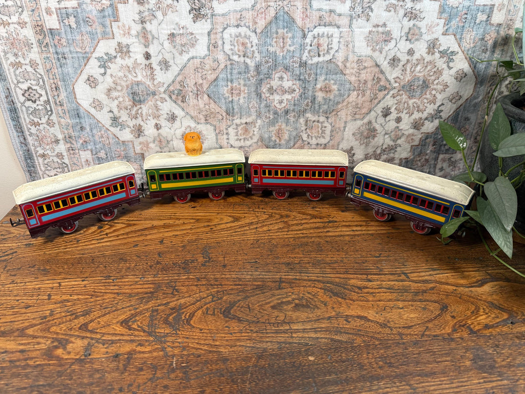 Vintage Marx O Gauge Tin Passenger Cars Set of 4 | Lithographed Train Coaches | Mid Century Toy Train