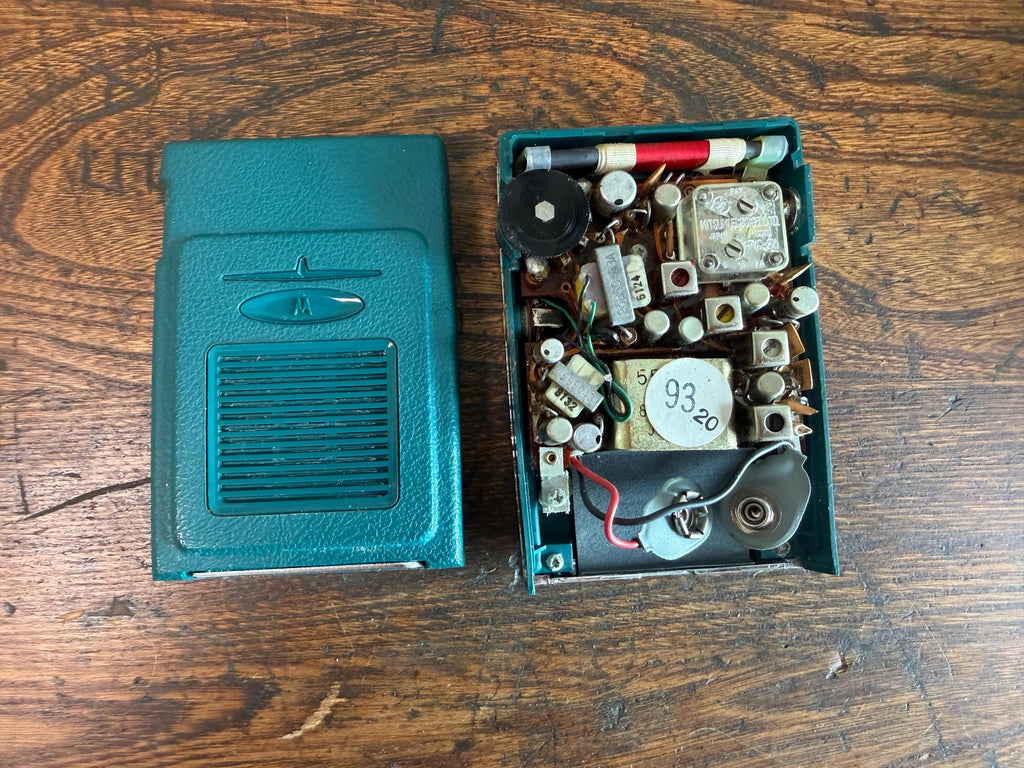 Motorola X25J Transistor Radio | Vintage Portable Radio 1964