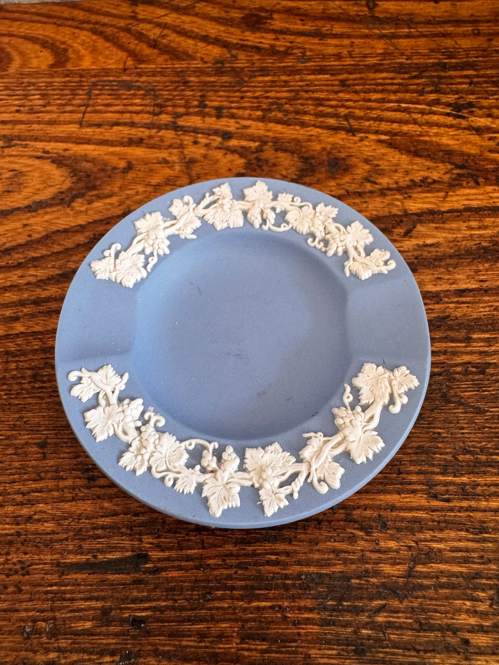 Vintage 1954 Wedgwood Grapevine Ashtray