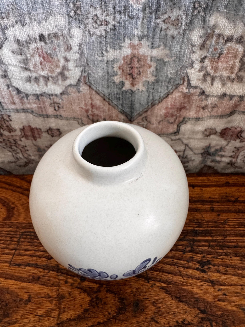Pfaltzgraff Yorktowne Blue Floral Stoneware Bud Vase