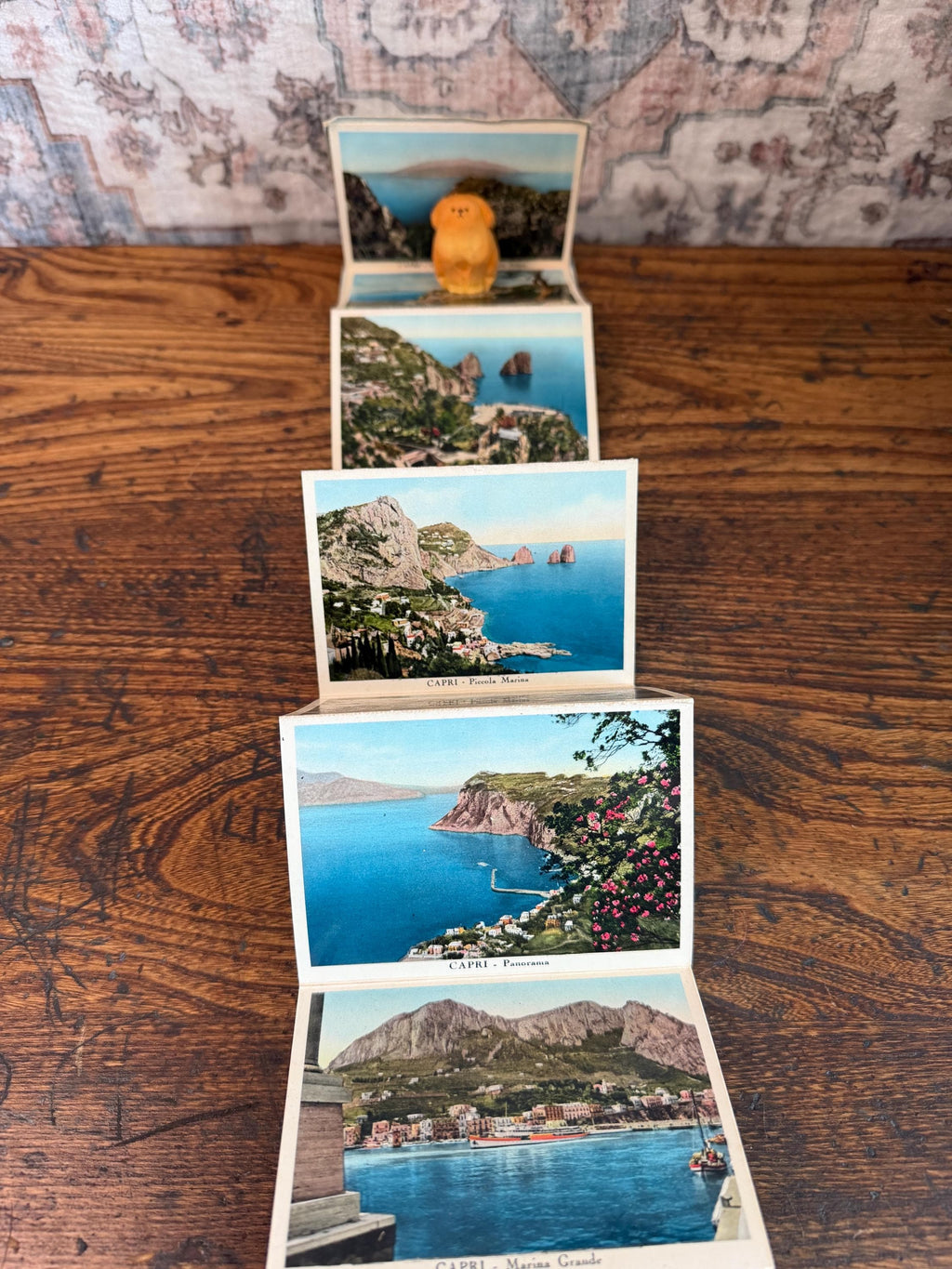 CAPRI The Blue Grotte La grotte d'Azur Die blaue Grotte Vintage Color Postcard Book