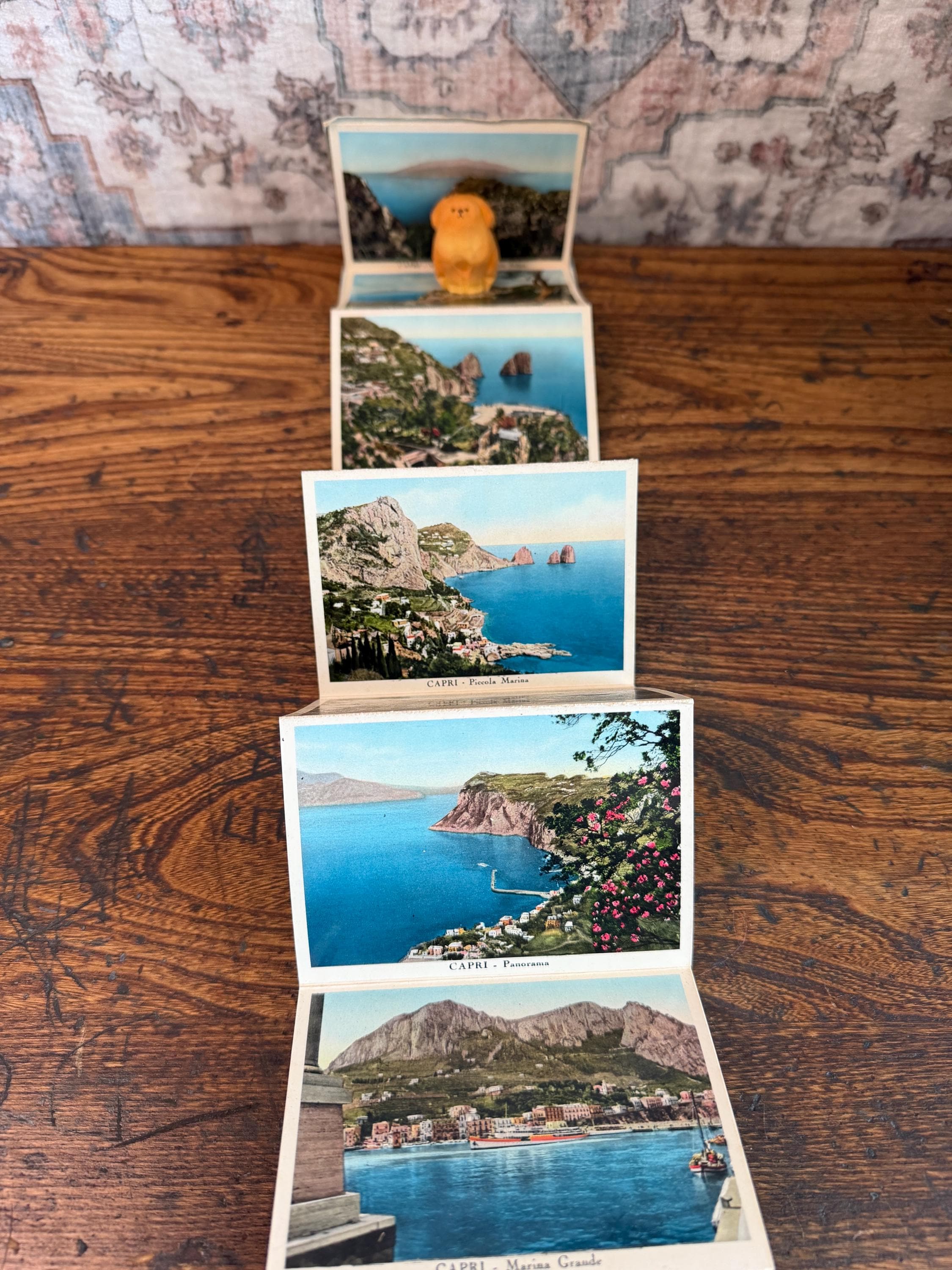 CAPRI The Blue Grotte La grotte d'Azur Die blaue Grotte Vintage Color Postcard Book