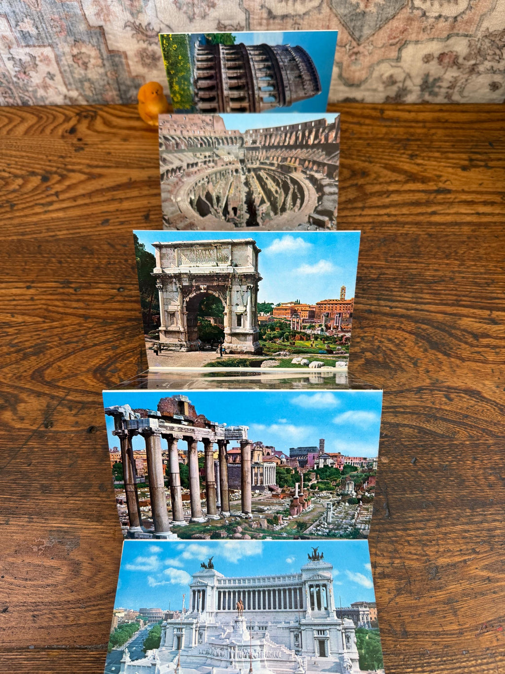 Roma Souvenir II Serie Fold-Out Postcard Booklet
