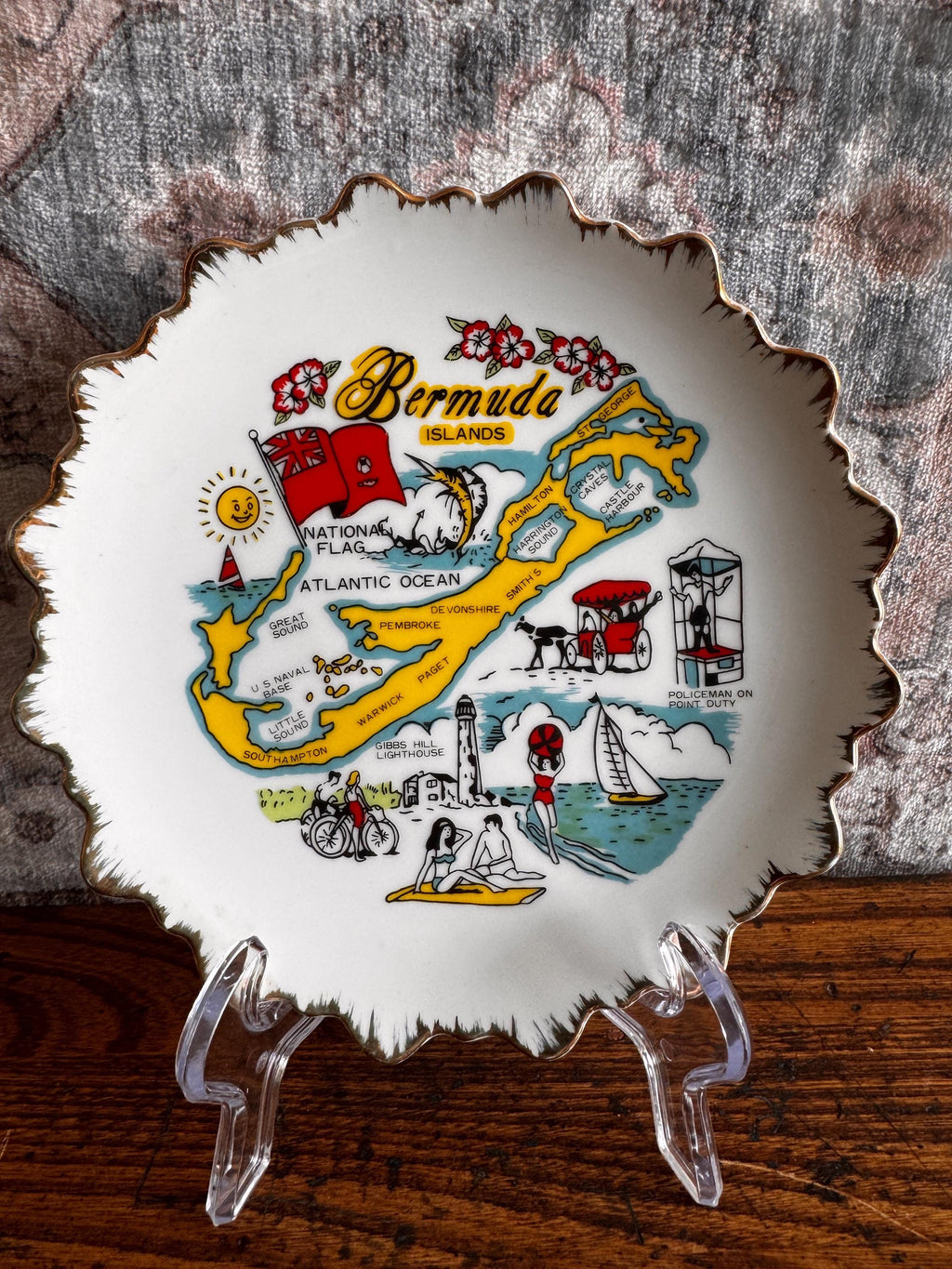 Bermuda Islands Decorative Plate Set with Vintage Map and Illustrations
