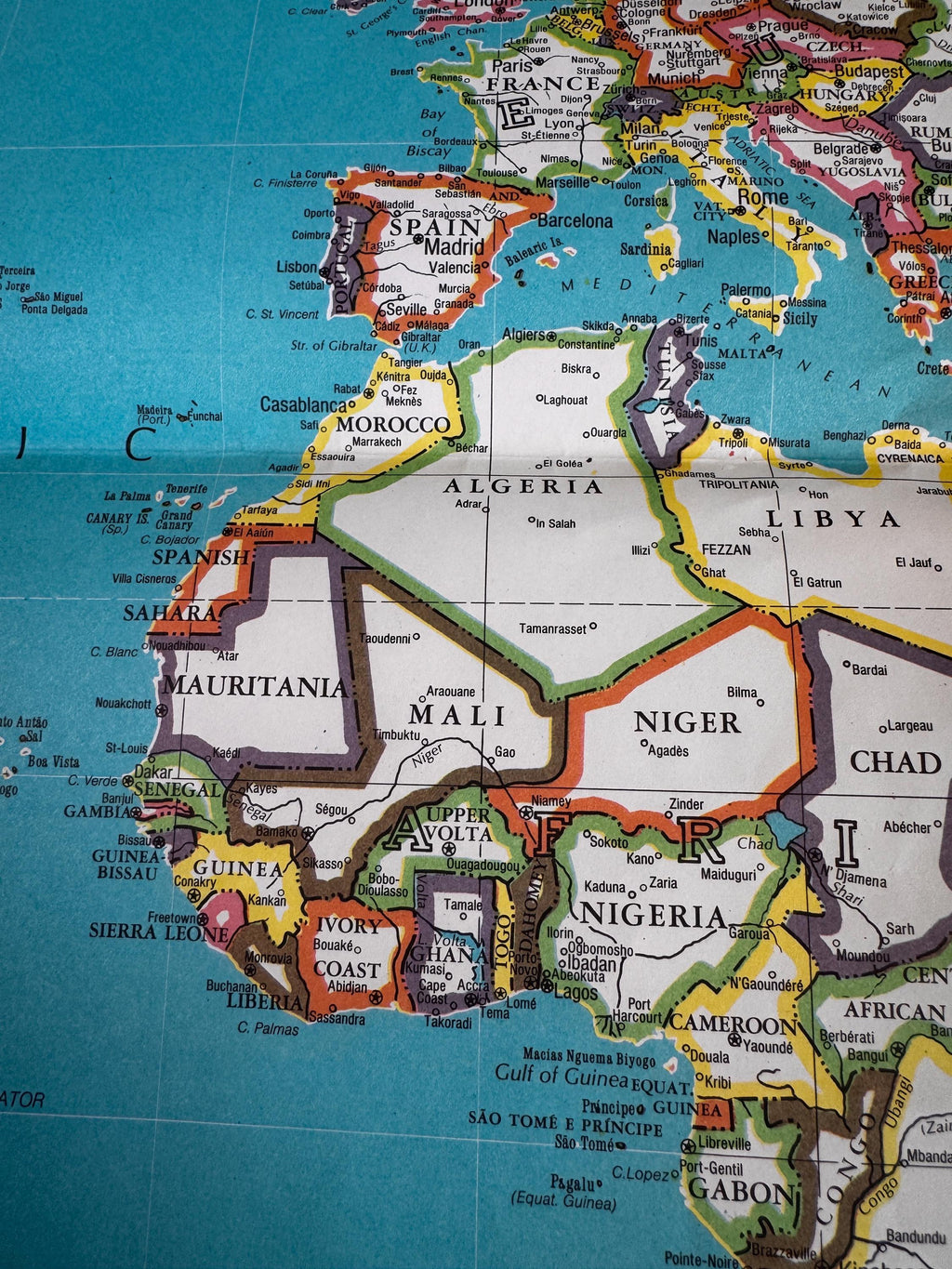 Classic Map of the World by Hammond Incorporated