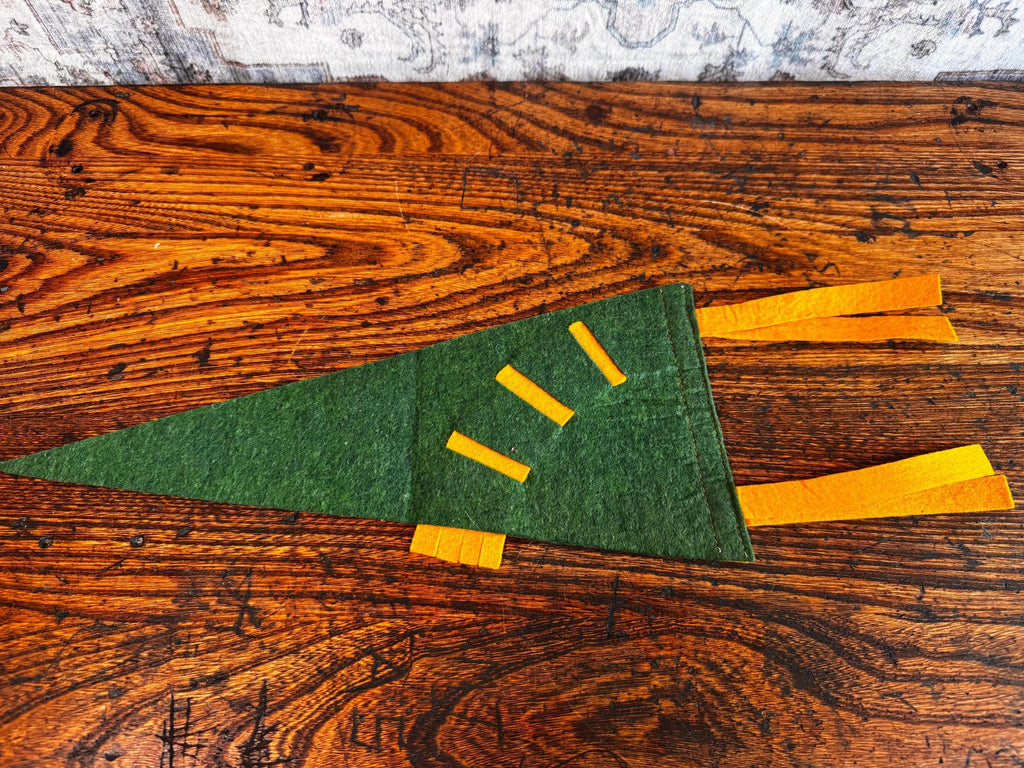 1939 Canada Felt Pennant with Maple Leaf Design