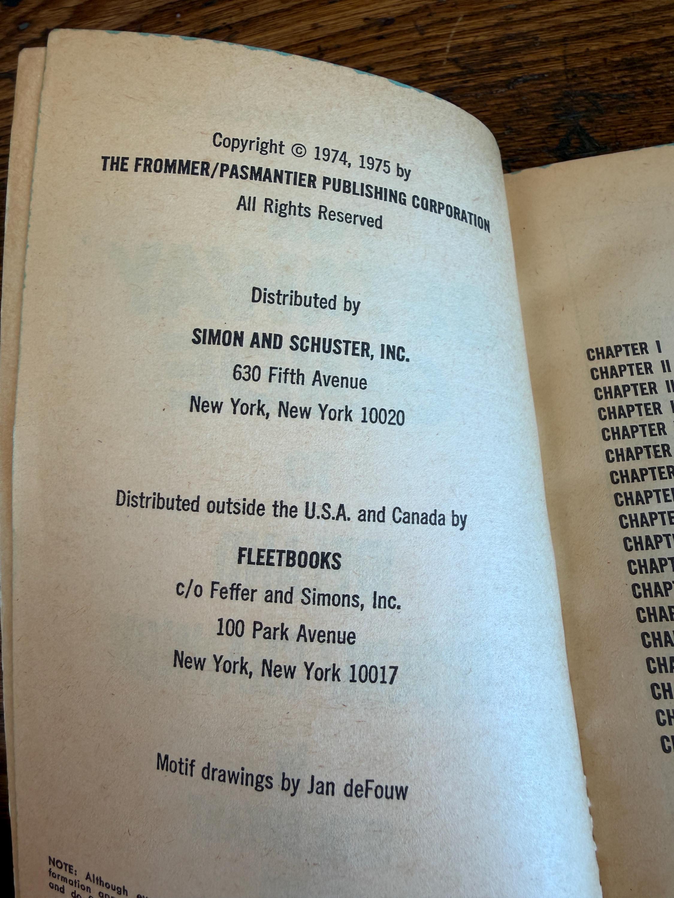 Lot of 2 Trans World Getaway Guide Travel Books: Ireland Dublin/Shannon & London 1975-76