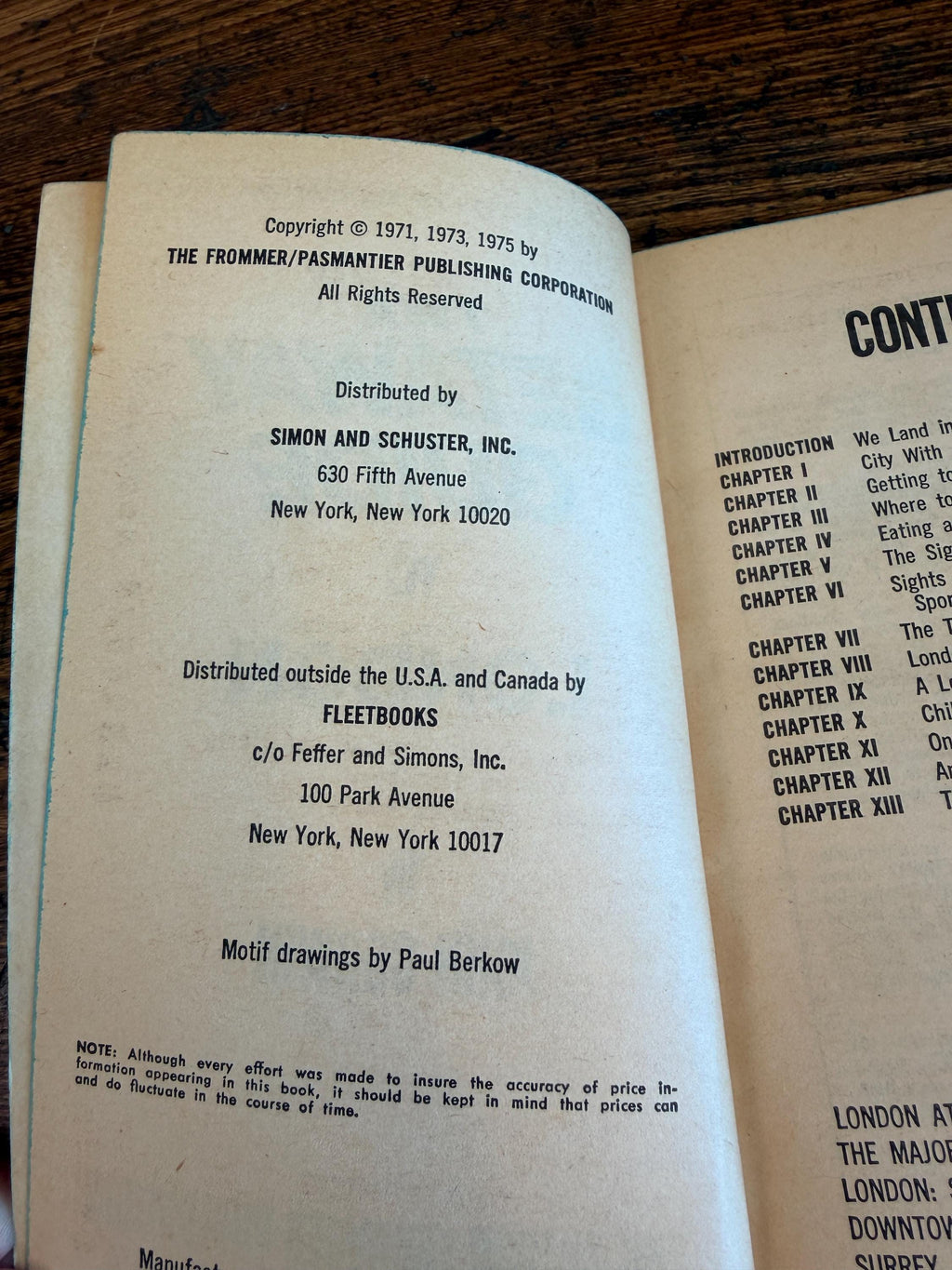 Lot of 2 Trans World Getaway Guide Travel Books: Ireland Dublin/Shannon & London 1975-76