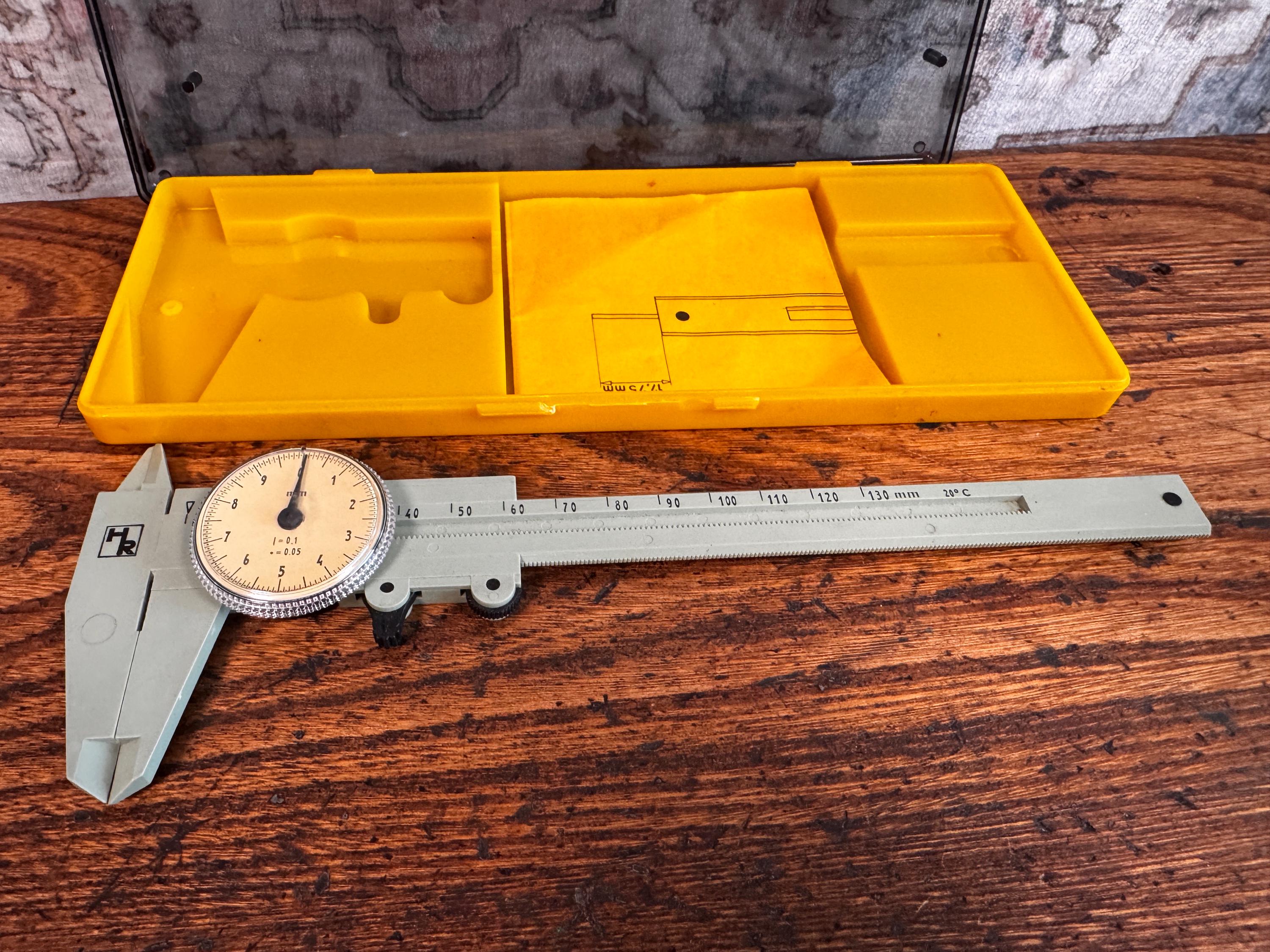 Dial Caliper Typ 6921 Precision Measuring Tool with Original Case and Instructions