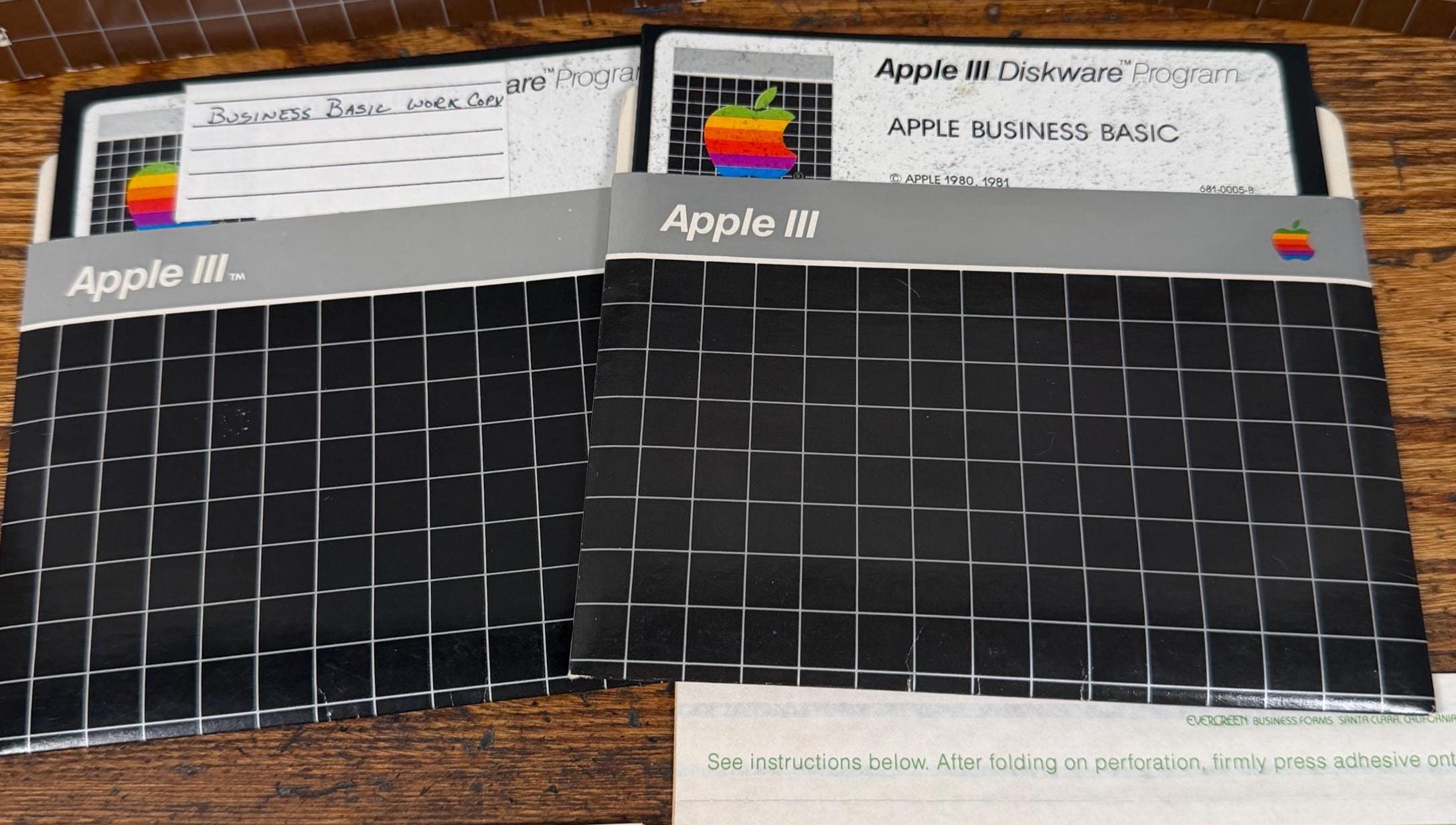 Apple Business BASIC Reference Manual and Diskware for Apple III