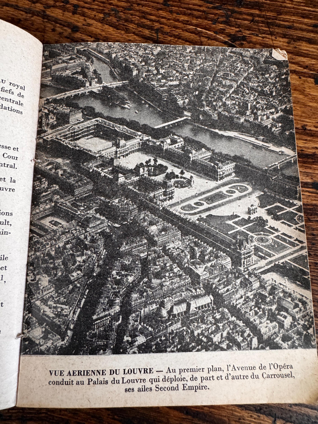 Le Musée du Louvre Guide Général by Marie-Thérèse Barrelet et Gérard Hubert | 1952 Paperback