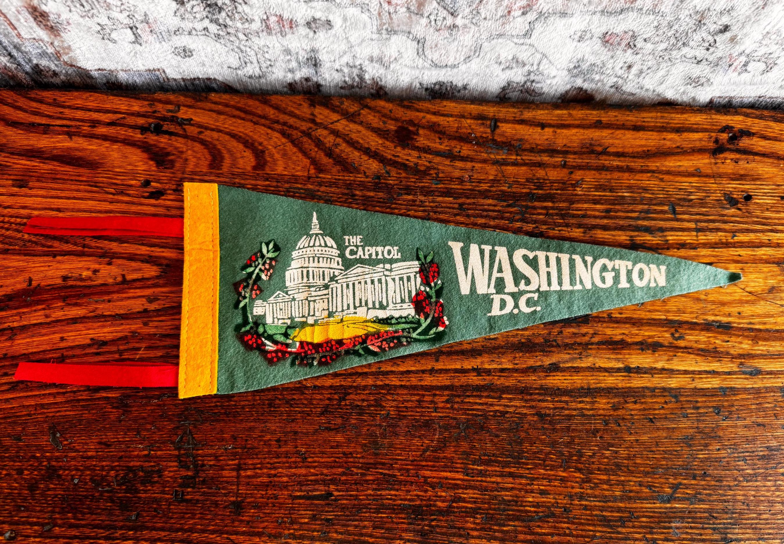 Washington D.C. Felt Souvenir Pennant Featuring The Capitol Illustration