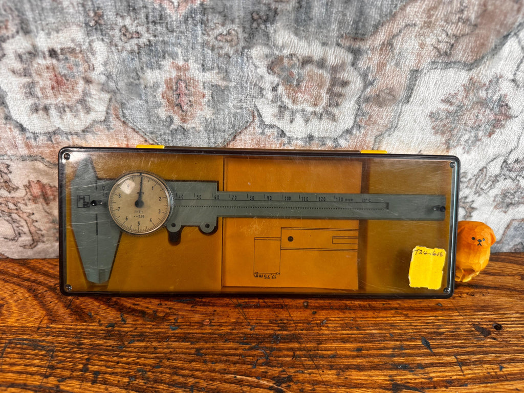 Dial Caliper Typ 6921 Precision Measuring Tool with Original Case and Instructions