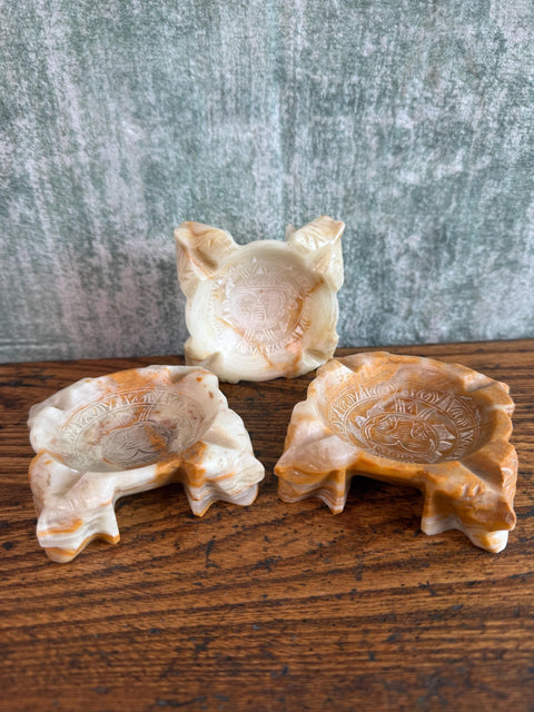 Set of 3 Onyx Ashtrays with Engraved Designs from Joffroy's Gift Shop, Nogales Mexico