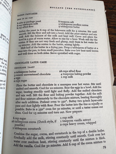 Pan Americans Complete Round-The-World Cookbook by Myra Waldo | 1962 Hardback