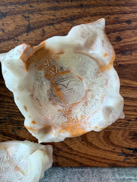 Set of 3 Onyx Ashtrays with Engraved Designs from Joffroy's Gift Shop, Nogales Mexico